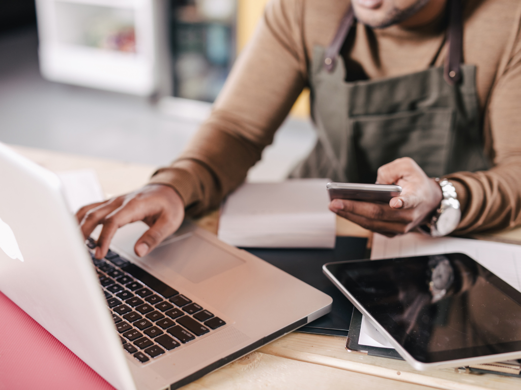 Smart Ways for Small Businesses to Incorporate Generative AI